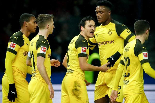 纽卡斯尔联半场领先斯特拉斯堡，奥苏拉进球助力